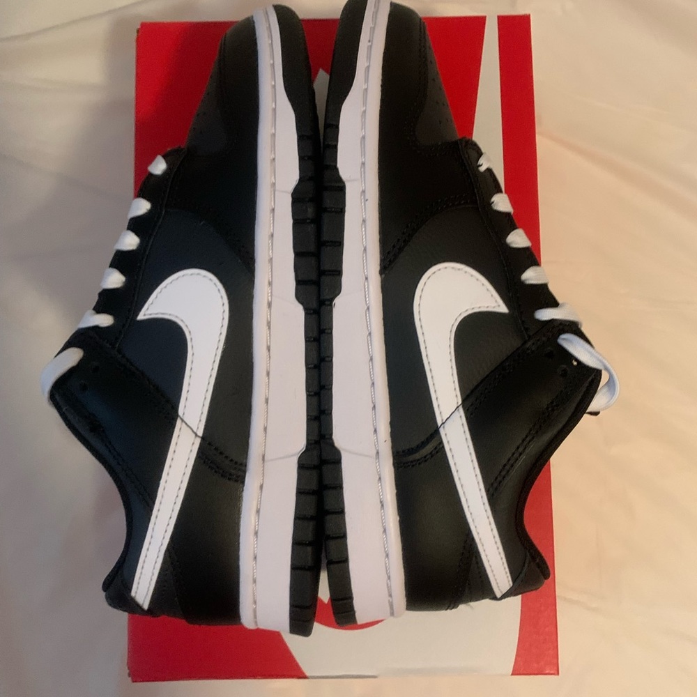 Nike Dunks Reverse Pandas - image 5